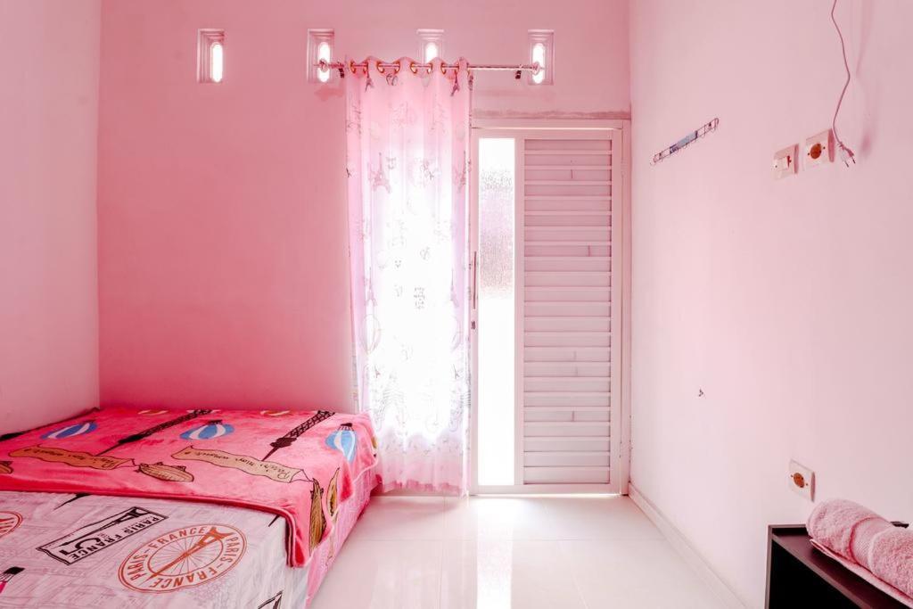 Pinky Guest House Batu Extérieur photo