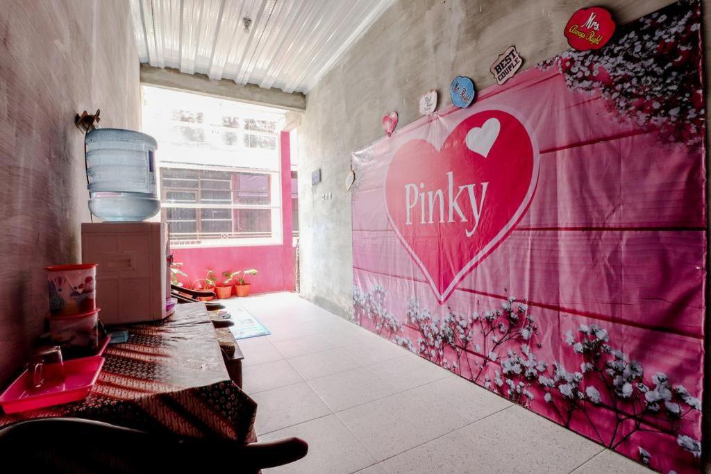 Pinky Guest House Batu Extérieur photo