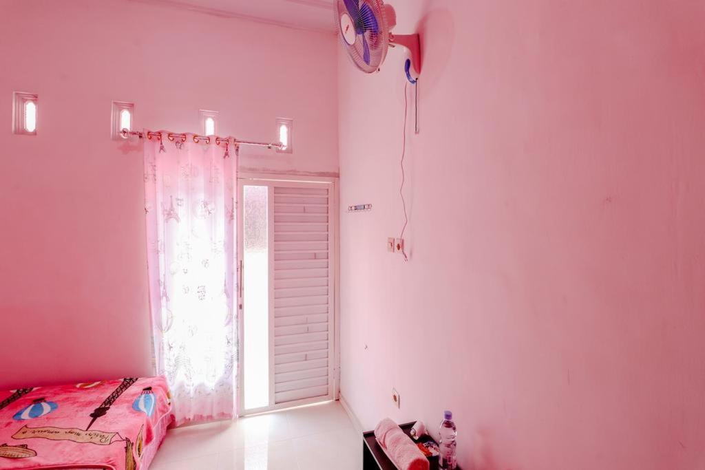 Pinky Guest House Batu Extérieur photo